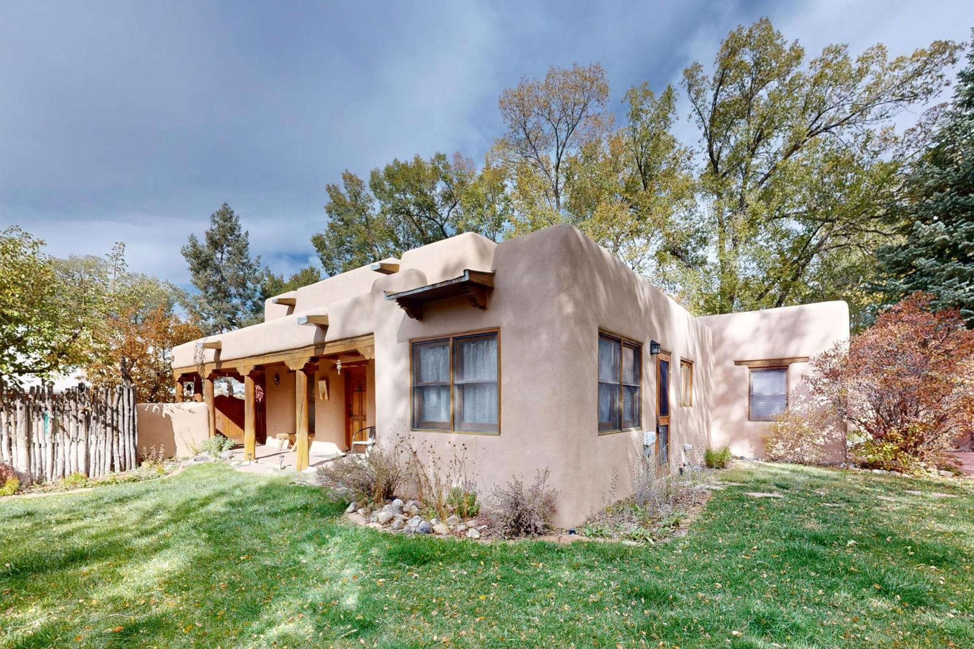 Theodora Charmer Taos Exterior photo